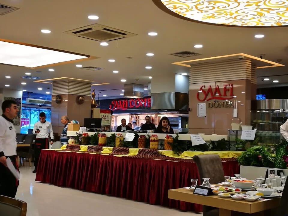 Saafi Döner restoran salonu ve açık büfe servisi